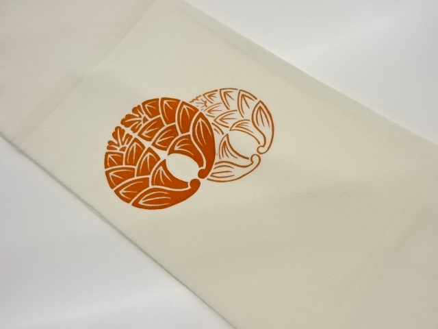 縮緬地抱き茗荷模様開き名古屋帯（額縁仕立て）